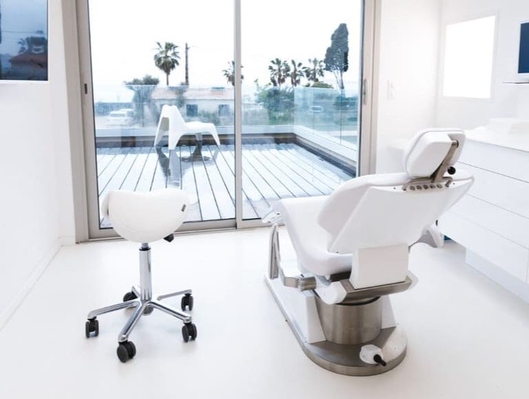 How to Choose the Right Healthcare Office Furniture ​